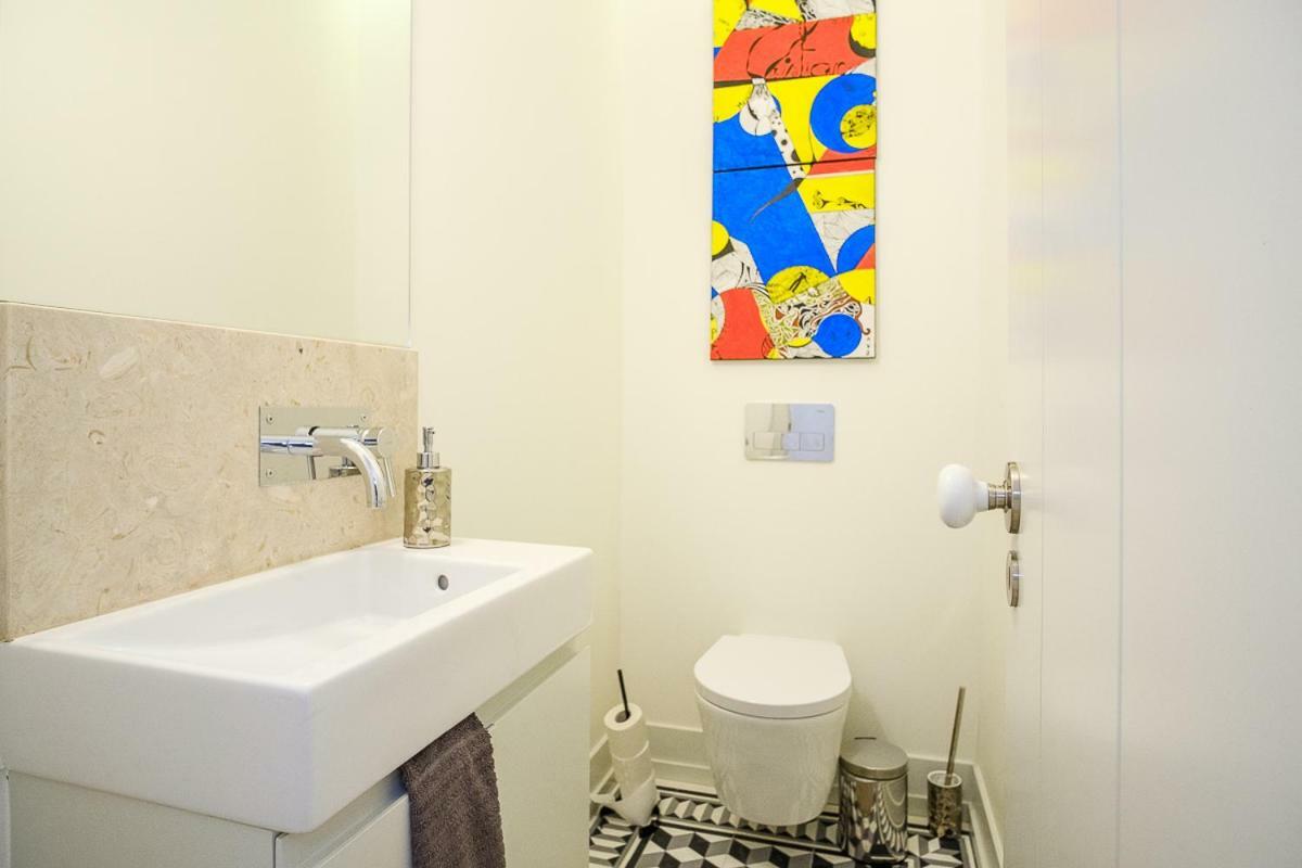 Superb Apartment In Historical Centre Lisbona Esterno foto